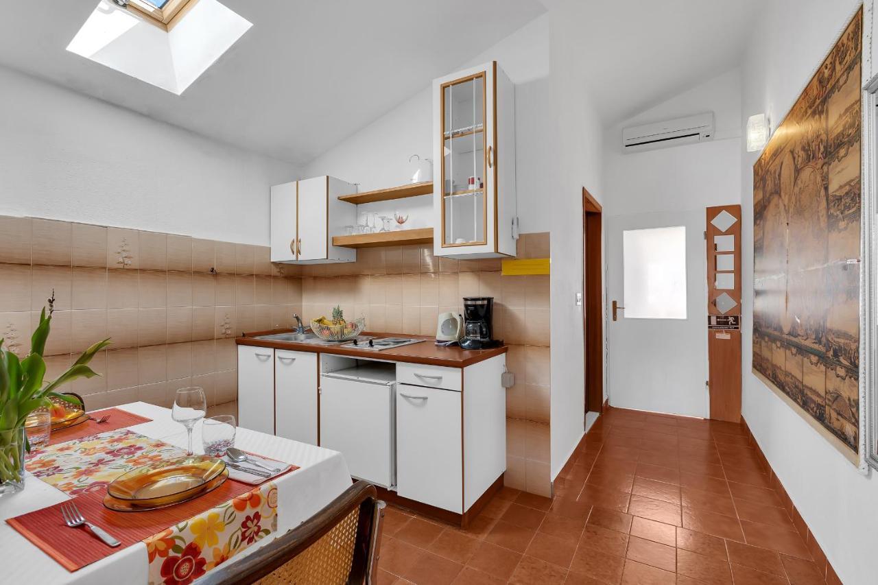 Apartments Paunovic Makarska Bagian luar foto